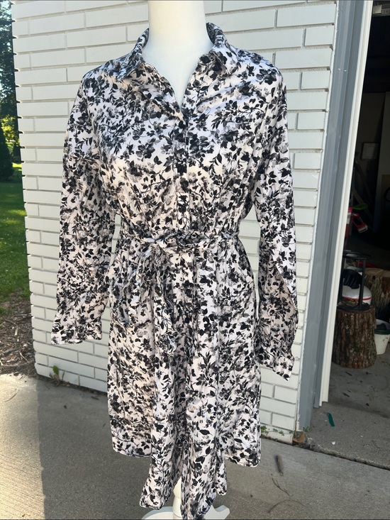 torrid Dresses & Skirts - Torrid  Poplin black and white floral Mini Shirtdress sz 10 -Torrid 00